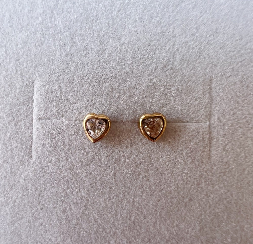 Arete corazón blanco 3mm 10k