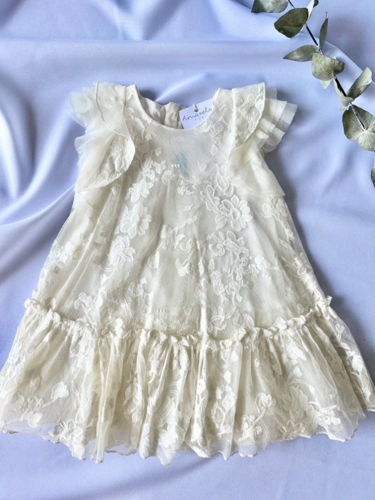 VESTIDO BLANCO CON DISEÑO EN TELA