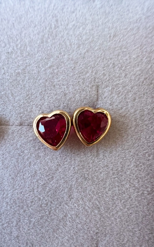 Arete corazón rojo 5mm 10k