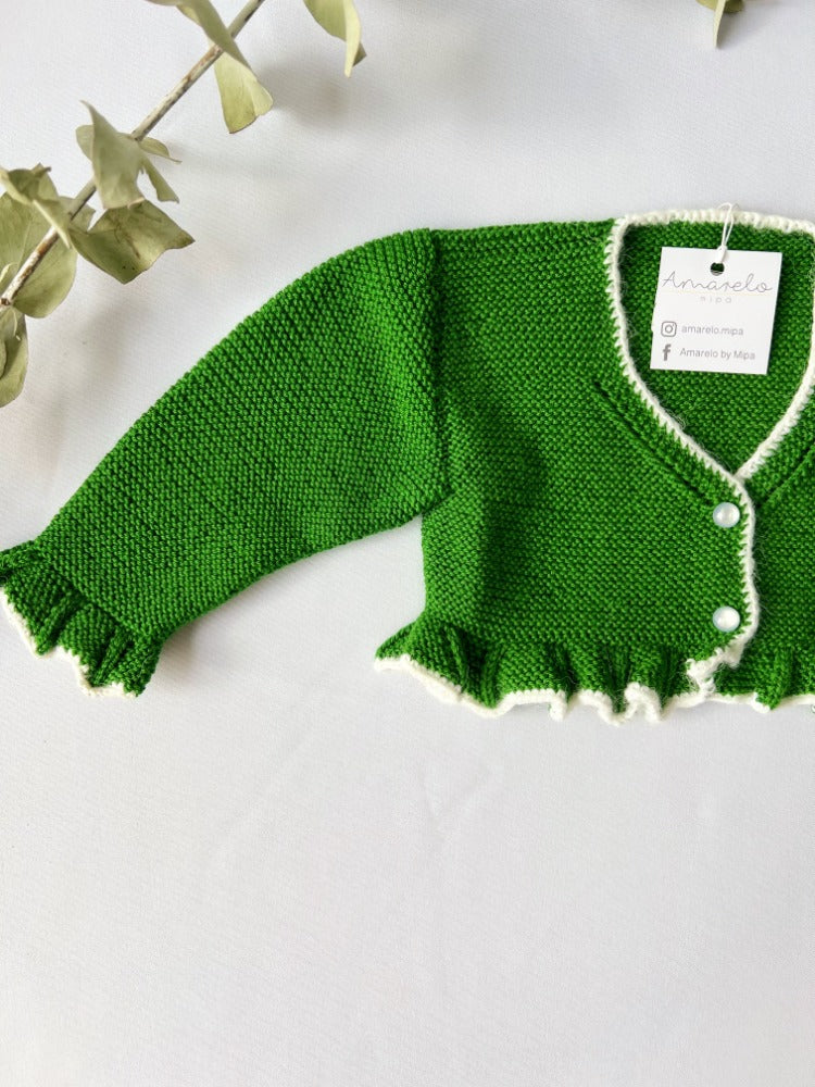 SUETER VERDE CON DETALLES BLANCO TEJIDO A MANO